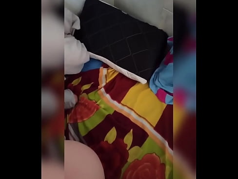 ❤️ Hevjîna min li malê bi tenê dimîne ji ber ku mêrê wê diçe betlaneyê û ez firsendê distînim ku ez wê biçînim û kerê wê bi şîr tijî bikim. ️ Vîdyoya anal li me ❌️